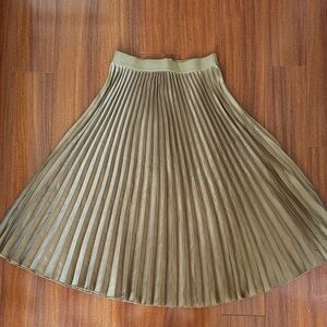 H&M Khaki A-Line Pleated Skirt